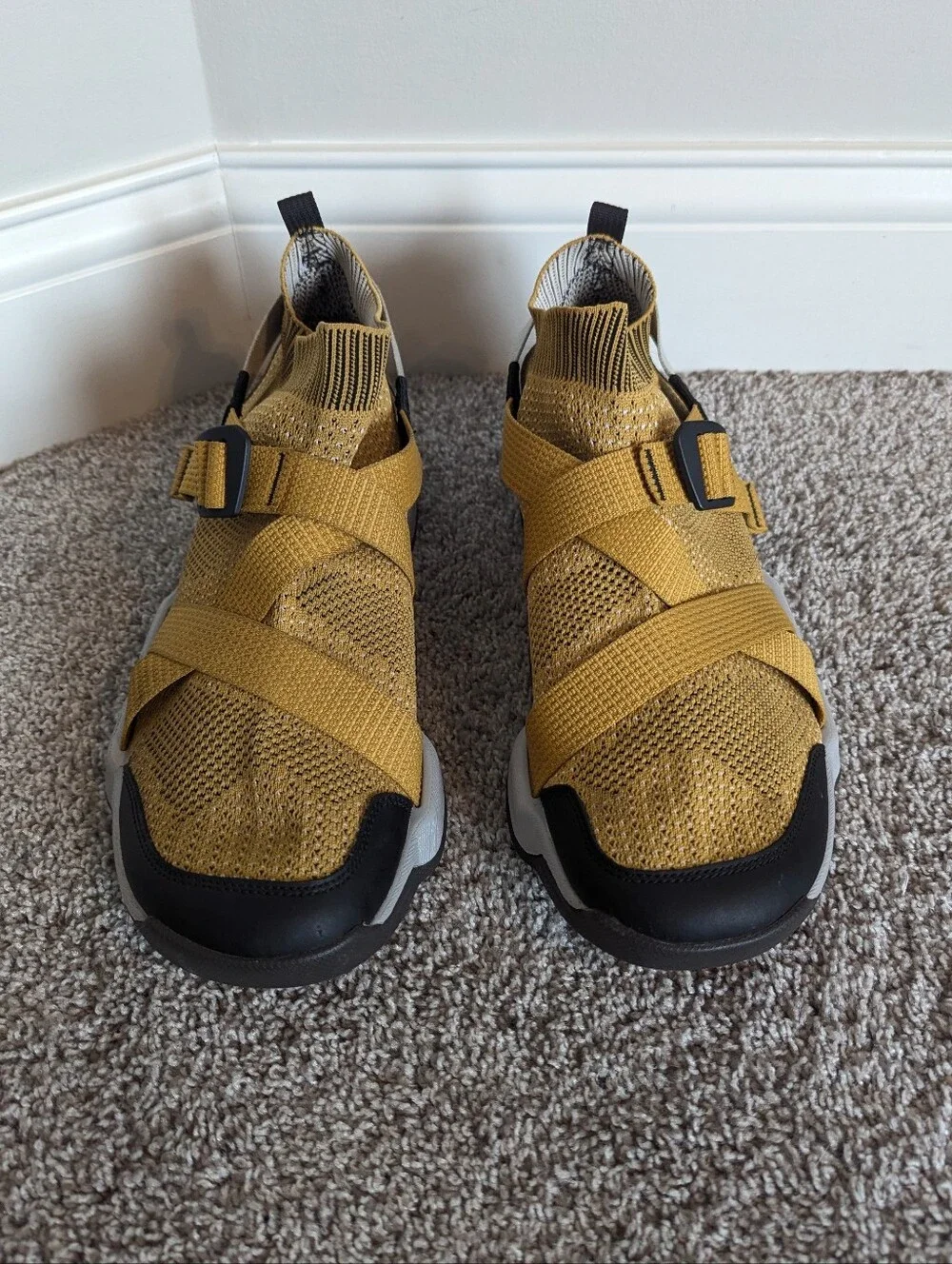 Chaco Z/ronin All Terrain Water Trail Hiking Shoes - Yellow  display picture 3
